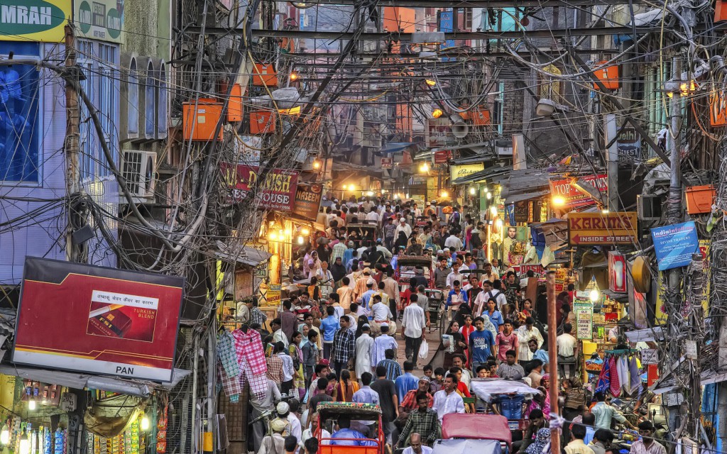 old-delhi-market-crowd